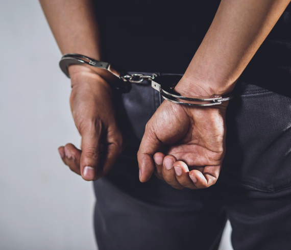 Является ли розыск Интерполом подозрением и решением суда о содержании под стражей в Украине